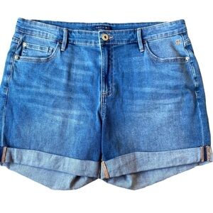 TOMMY HILFIGER Mid-Rise Rolled Cuffed Shorts